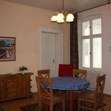 In Gruenderzeitvilla In Strandnaehe