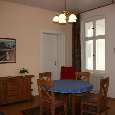 In Gruenderzeitvilla In Strandnaehe Heringsdorf (Usedom)